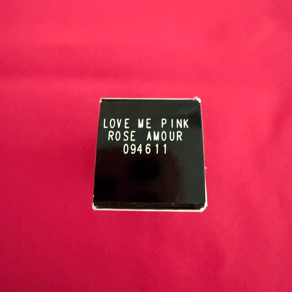 Mary Kay Gel Semi-Shine Lipstick - Love Me Pink New in Box - Picture 2 of 6